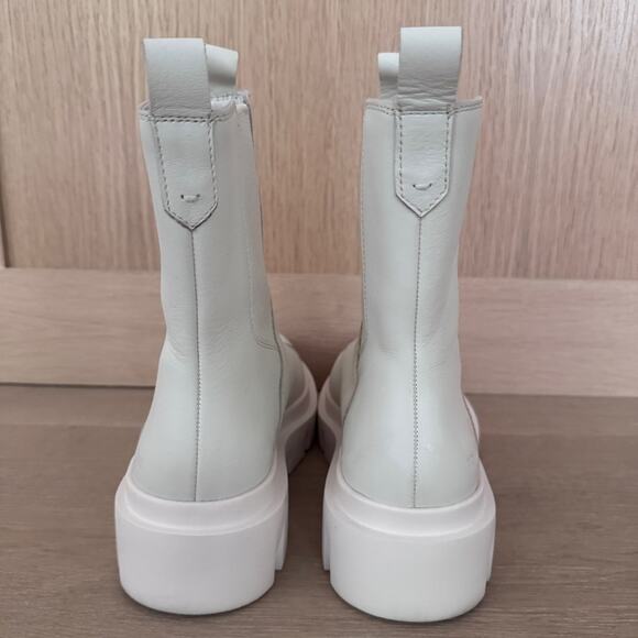 Toms Women's Rowan Water resistant Chelsea Boots in Light Sand Size 7.5 - Picture 5 of 11